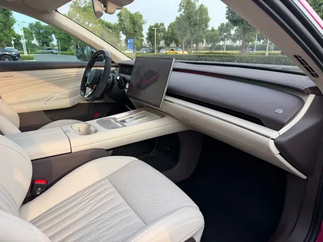 Xiaomi SU7 — Фото автомобиля 6