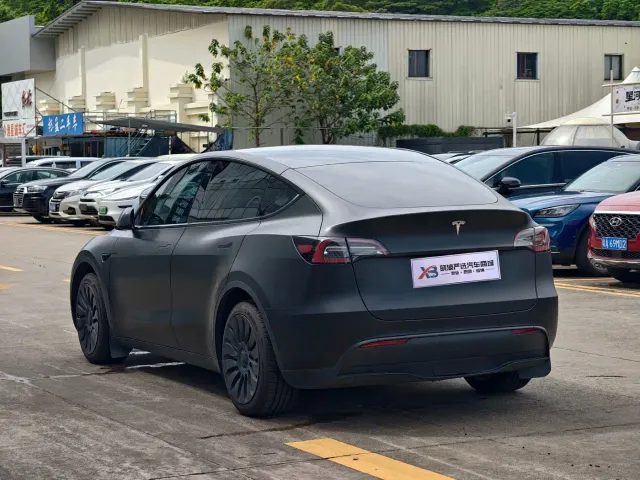 Tesla Model Y — Фото автомобиля 4