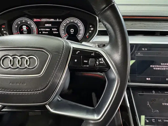 Audi A8 — Фото автомобиля 24