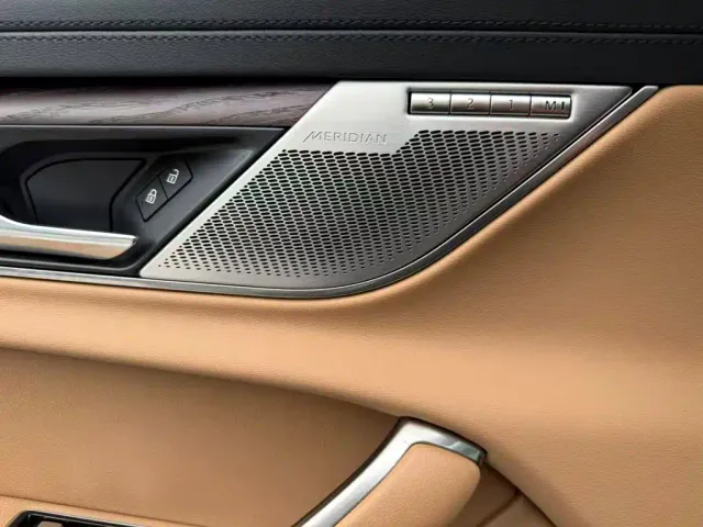Jaguar XFL — Фото автомобиля 12