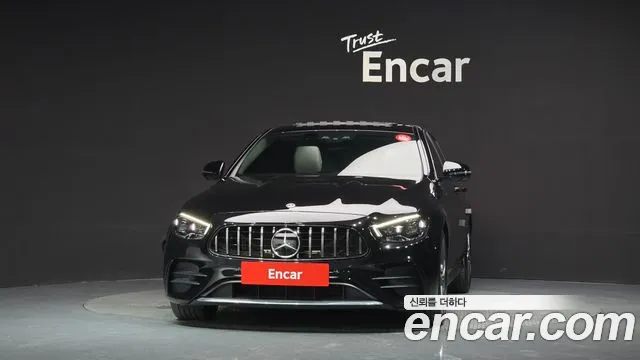 Mercedes-Benz E-Class — Фото автомобиля 3