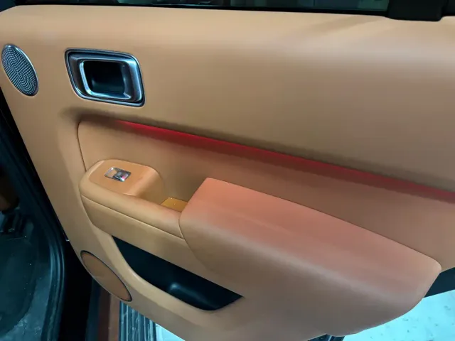 Li Auto L8 — Фото автомобиля 8