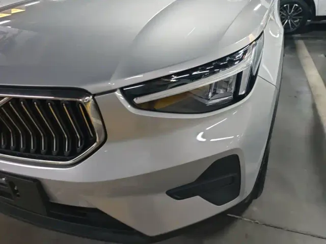 Volvo XC40 — Фото автомобиля 23