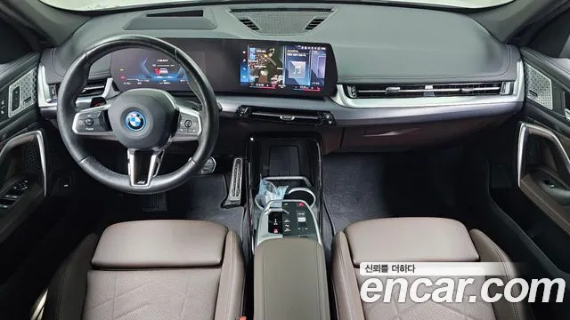 BMW iX1 U11 — Фото автомобиля 6