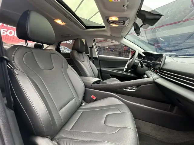 Hyundai Elantra — Фото автомобиля 21