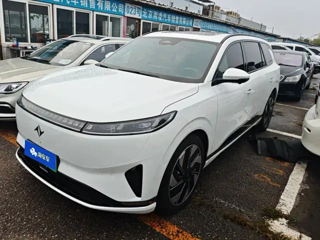 Фотография автомобиля — Dongfeng eπ 008