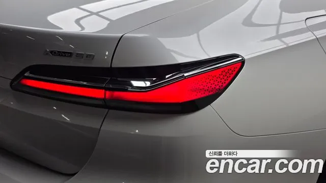 BMW i7 G70 — Фото автомобиля 8