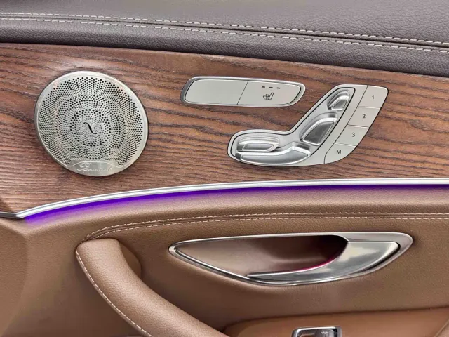 Mercedes-Benz E-Class — Фото автомобиля 6