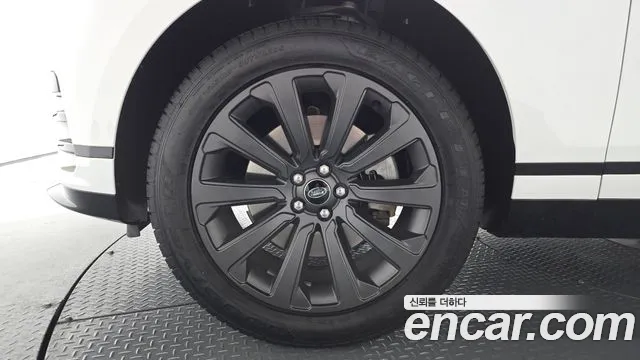 Land Rover Range Rover Velar Range Rover Velar 2.0 P250 R-Dynamic SE — Фото автомобиля 4
