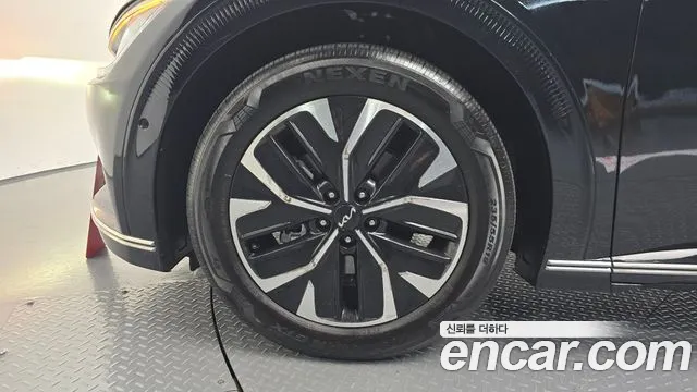 Kia EV6 — Фото автомобиля 6