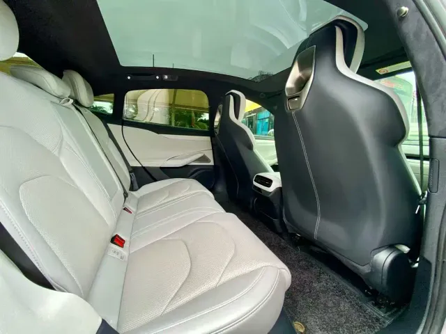 Xiaomi SU7 — Фото автомобиля 5