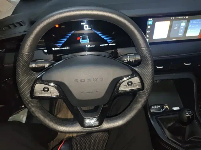 Roewe i5 — Фото автомобиля 6