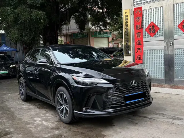 Фотография автомобиля — Lexus RX