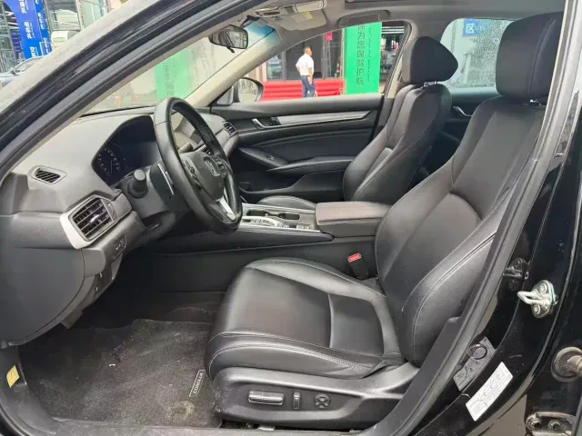 Honda Accord — Фото автомобиля 4
