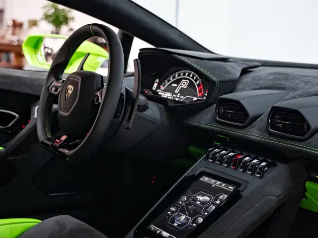 Lamborghini Huracan — Фото автомобиля 12