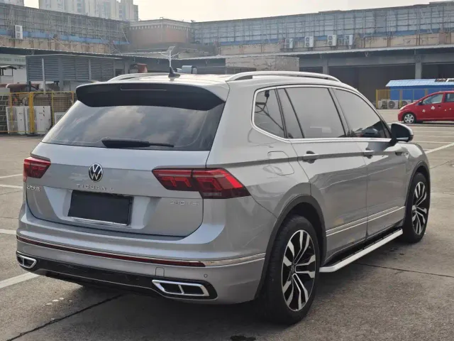 Volkswagen Tiguan L — Фото автомобиля 7