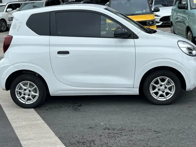Roewe Clever — Фото автомобиля 3