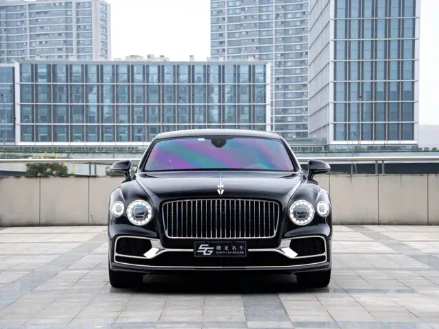 Bentley Flying Spur — Фото автомобиля 2