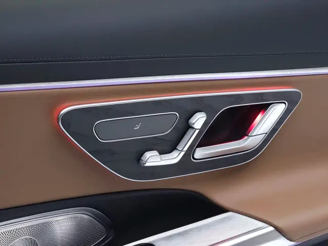Mercedes-Benz E-Class — Фото автомобиля 16
