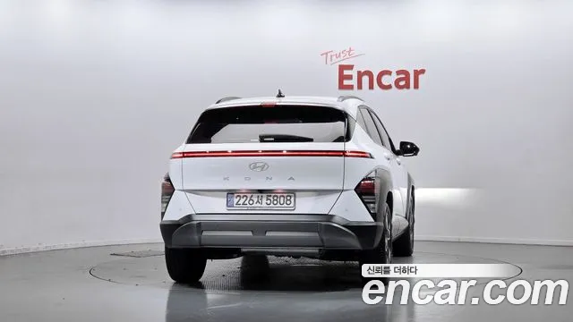 Hyundai Kona — Фото автомобиля 4
