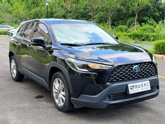 Toyota Corolla Cross — Фото автомобиля 3