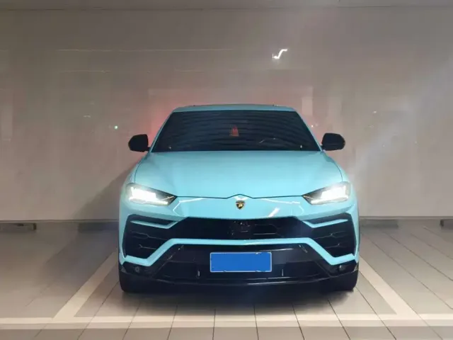 Lamborghini Urus — Фото автомобиля 11