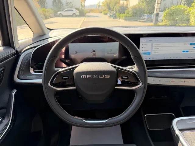 Maxus G90 — Фото автомобиля 12