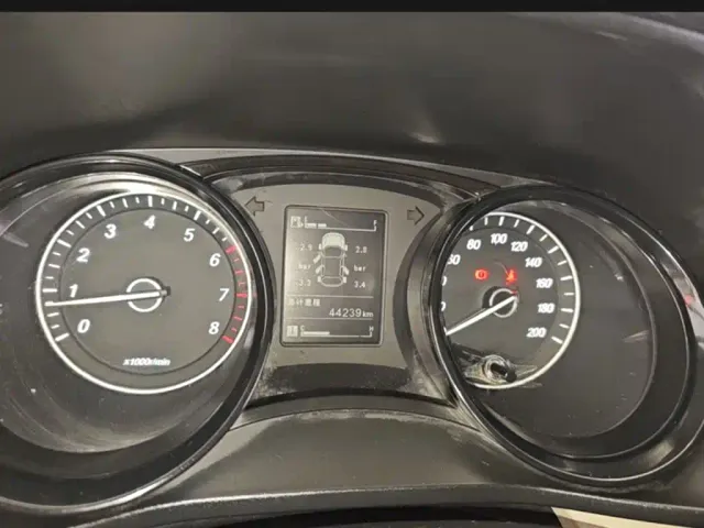 Wuling Zhengcheng — Фото автомобиля 3