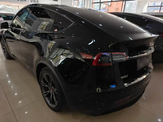 Tesla Model Y 2023 Rear-Wheel Drive Edition — Фото автомобиля 8