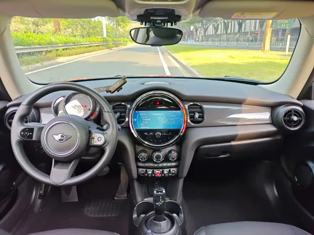 MINI Hatch — Фото автомобиля 11