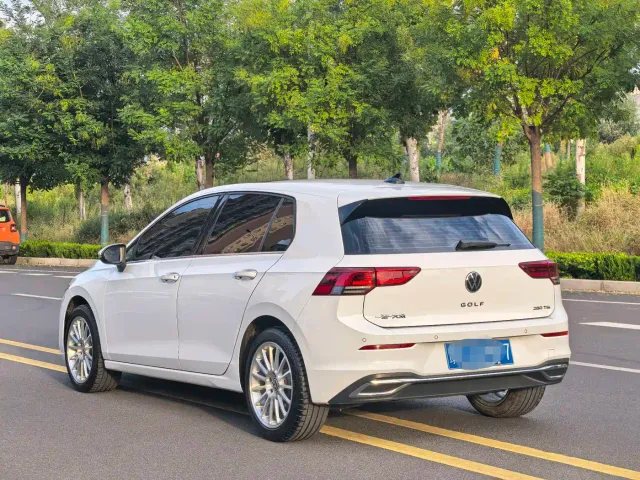 Volkswagen Golf — Фото автомобиля 5