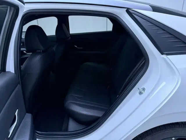 Hyundai Elantra — Фото автомобиля 18