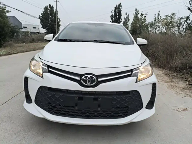 Toyota Vios FS — Фото автомобиля 2