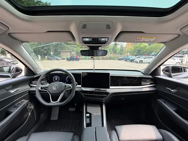 Volkswagen Passat — Фото автомобиля 10