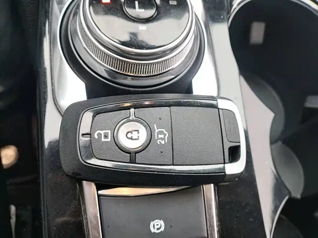 Ford Escape — Фото автомобиля 8