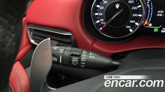 Maserati Levante — Фото автомобиля 25