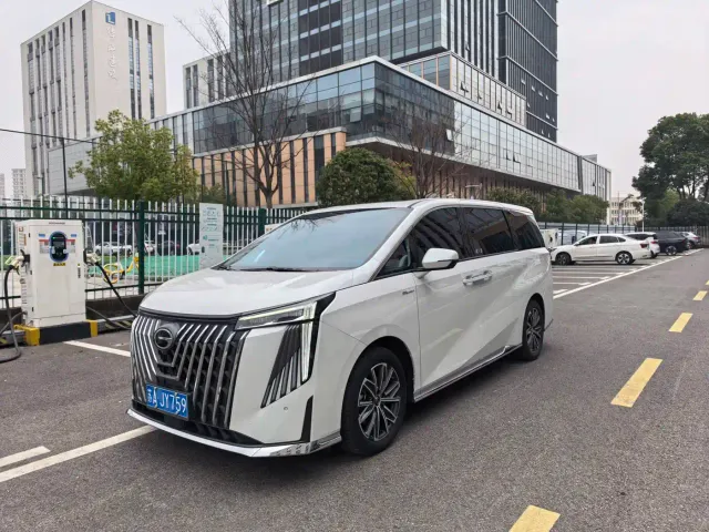 Фотография автомобиля — GAC Trumpchi M8