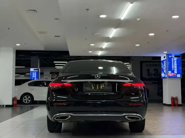 Mercedes-Benz E-Class — Фото автомобиля 7