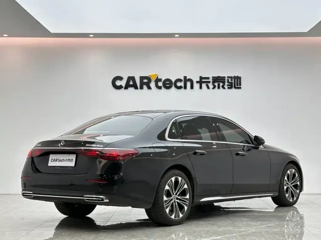 Mercedes-Benz E-Class — Фото автомобиля 5