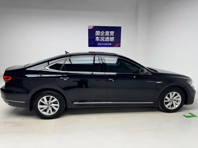 Volkswagen Passat — Фото автомобиля 7