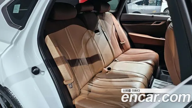 Genesis G80 Бензин 3.5 турбо AWD — Фото автомобиля 12