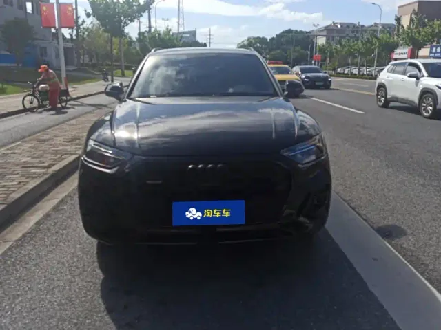 Audi Q5L — Фото автомобиля 2