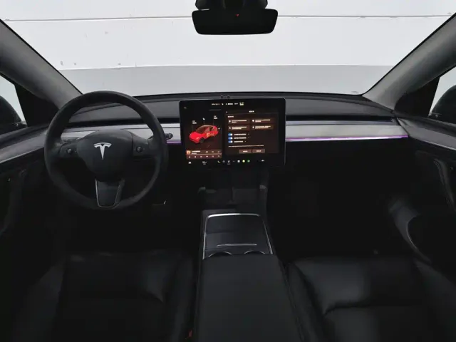 Tesla Model Y — Фото автомобиля 5