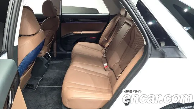 Hyundai Grandeur Grandeur (GN7) 2.5 Бензин 2WD — Фото автомобиля 11