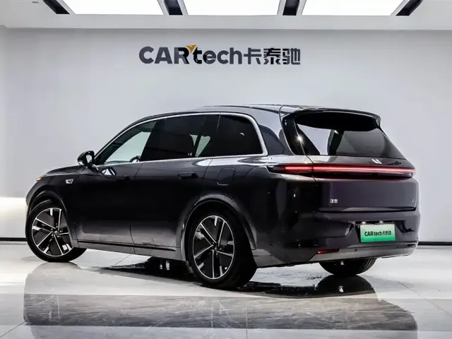 Li Auto L8 — Фото автомобиля 4