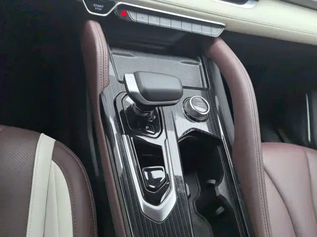 Geely Xingyue L — Фото автомобиля 13