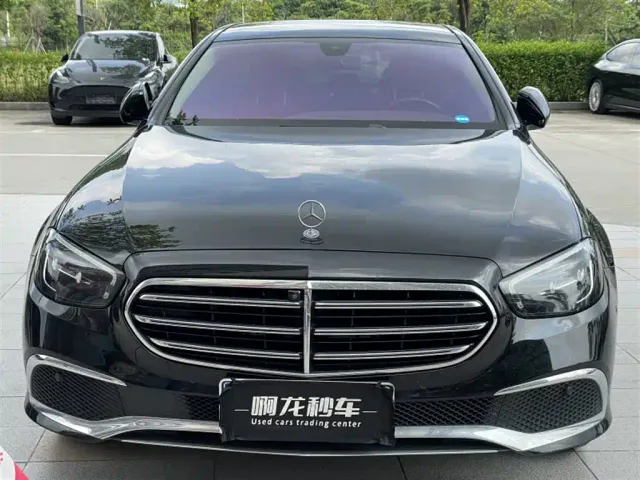 Mercedes-Benz E-Class — Фото автомобиля 2