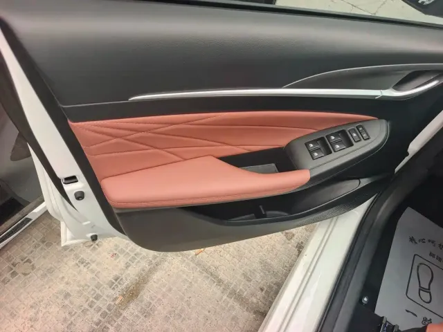 Changan Eado — Фото автомобиля 9