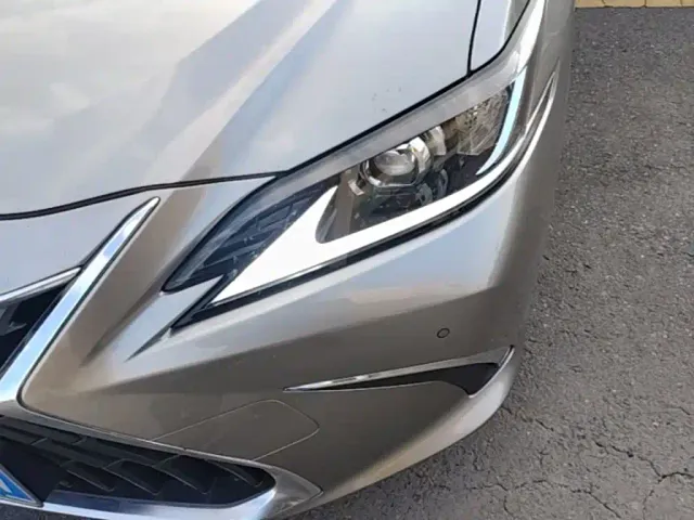 Lexus ES — Фото автомобиля 23