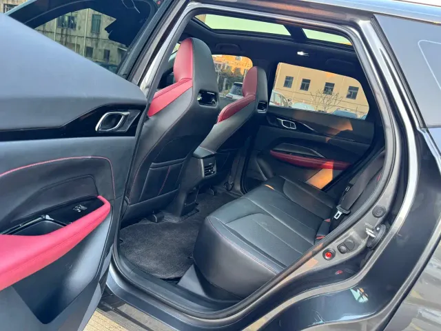 Changan Z6 — Фото автомобиля 9